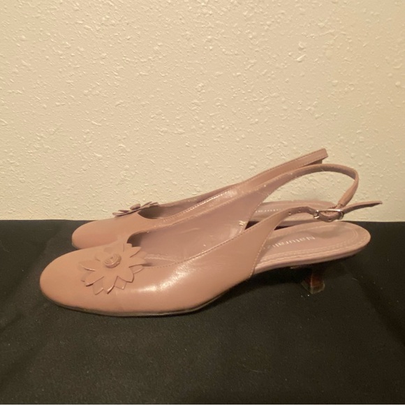 Naturalizer Mauve Flower Kitten Heel Slingbacks 6 - Picture 3 of 7